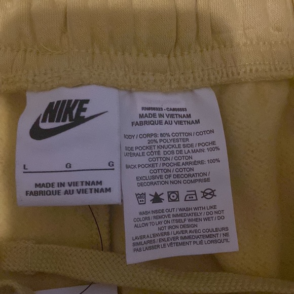 Brand new yellow Nike shorts. L - Picture 2 of 3